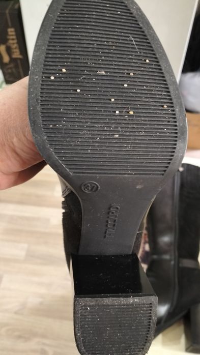 Продам сапоги демисезонные р-р 37