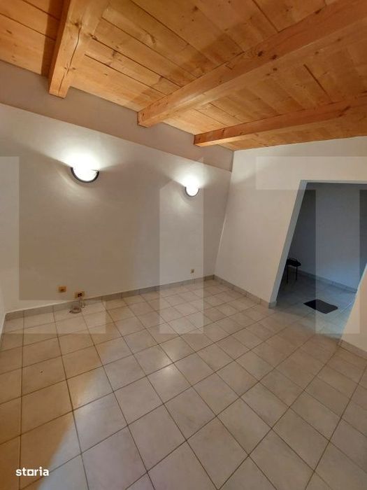 Casa de vanzare, 304 mp, zona Gradiste