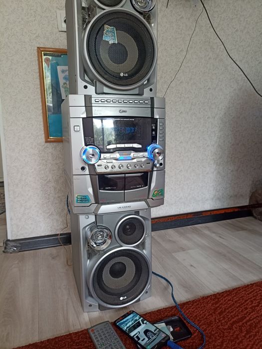 Музыкальный центр LG LM-K5540