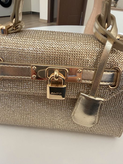 Златна чанта ALDO с камъни