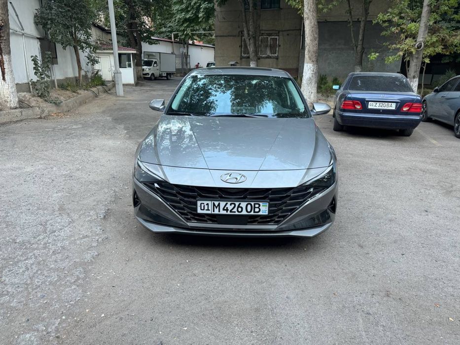 Хундай элантра 21 год почти как новый стоял в гараже в сязи переездом