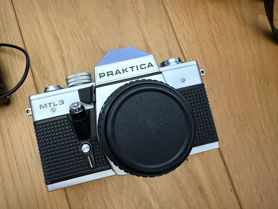 Ретро фотоапарат Praktica MTL3 със светкавица Soltron