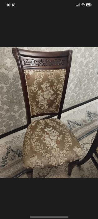 Mehmonxona uchun yong'oq daraxtidan