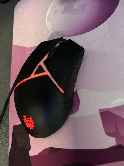 Mouse cu fir negru RGB Wolf Gaming