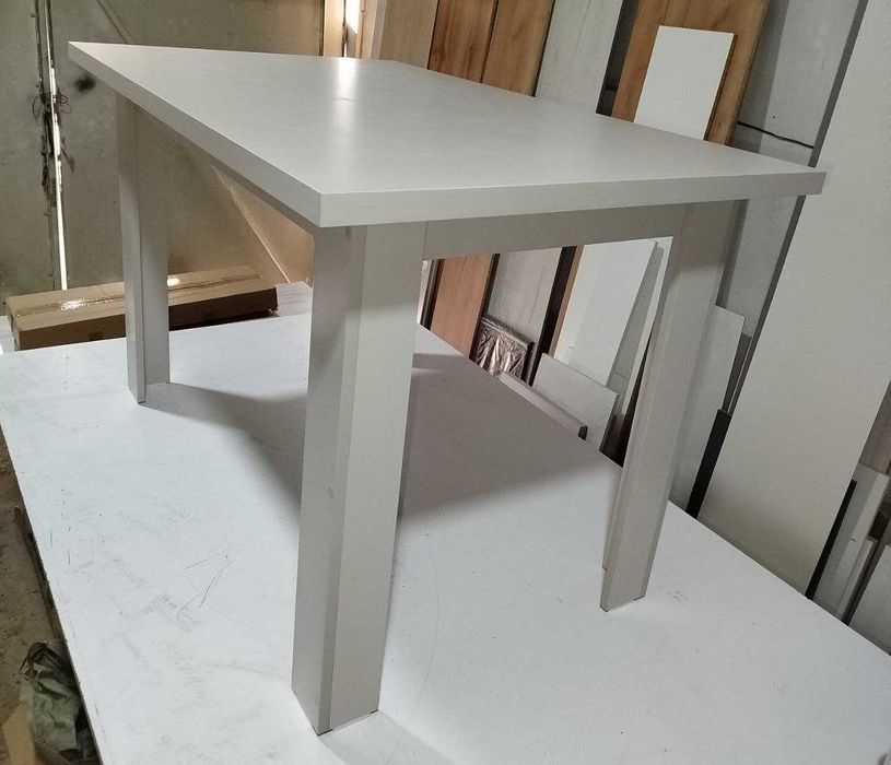 Стол, стол кухонный.