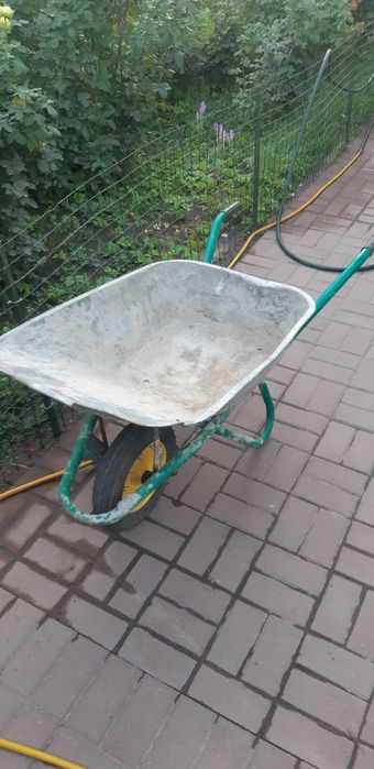 Продам тележку,  тачку.