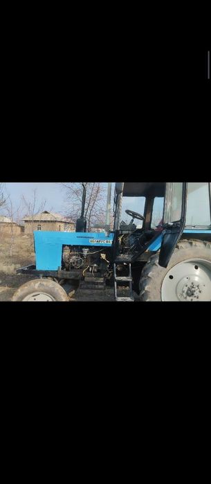 Трактор теляжкаси билан сотилади