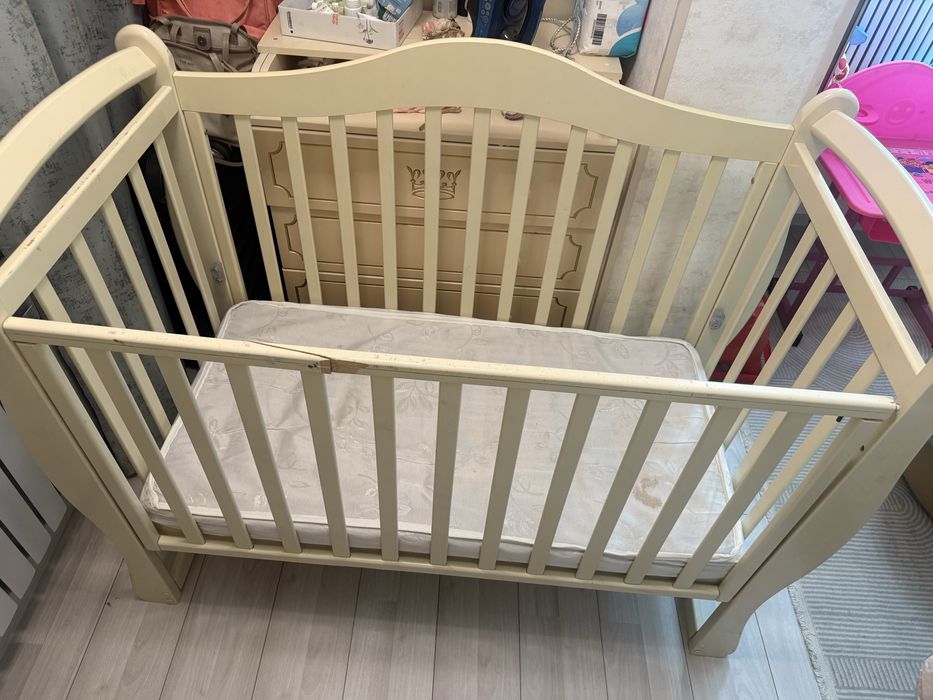 Детская кроватка
