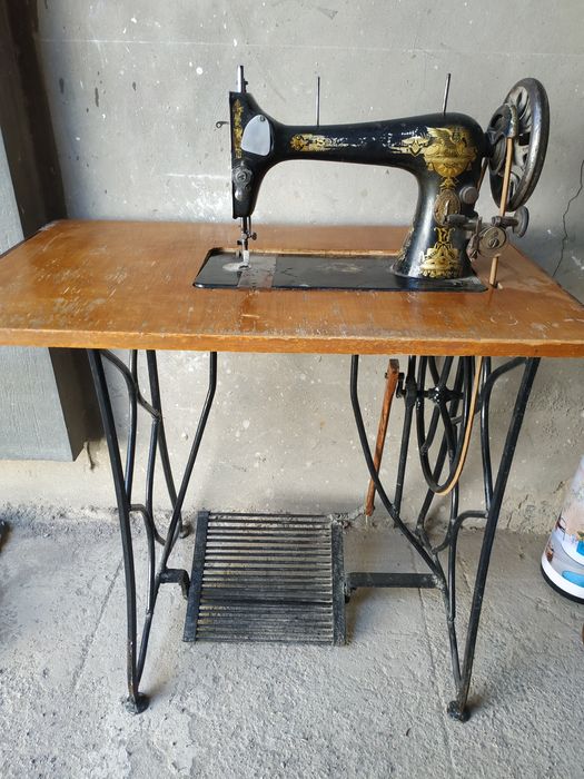 Швейная машинка Singer