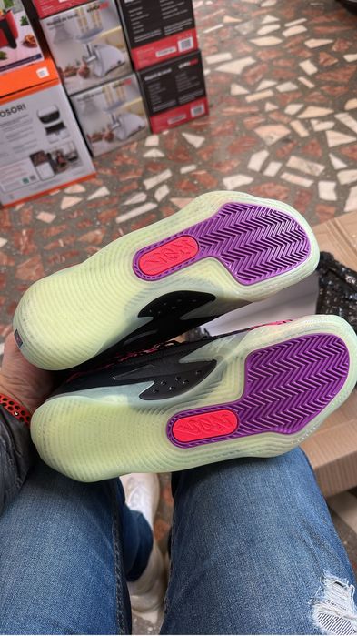 Vand Jordan zion 3 42.5 in stare perfecta