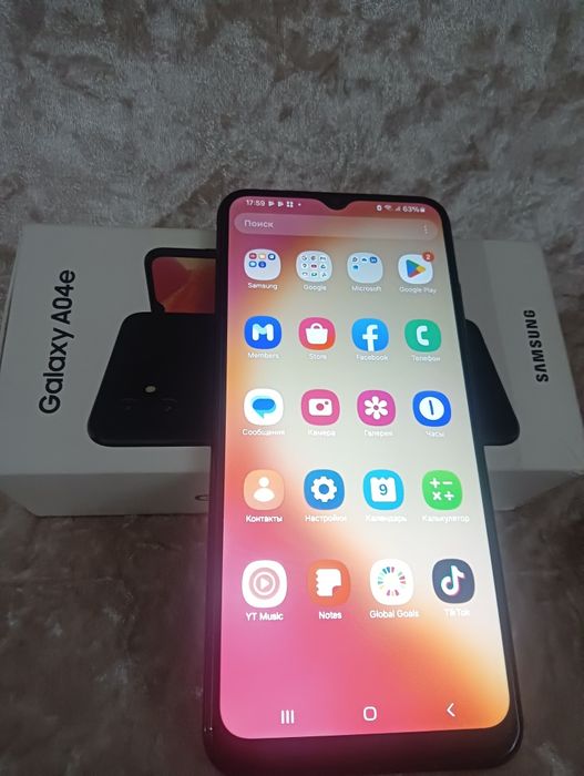 Продам Телефон  САМСУНГ  04 е  ..