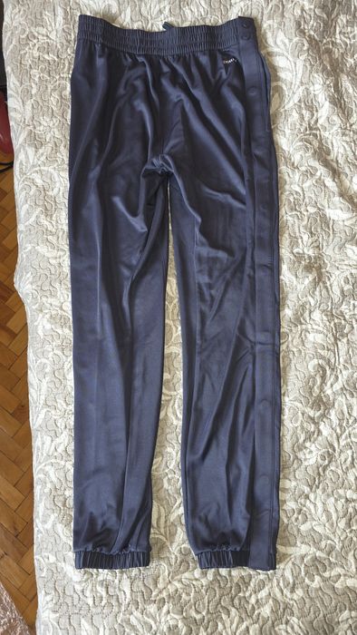 Оригинално долнище Adidas Real Madrid размер L