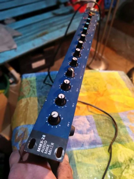 Миксер, смесител, мишпулт професионален, вградени ефекти и еквилайзер