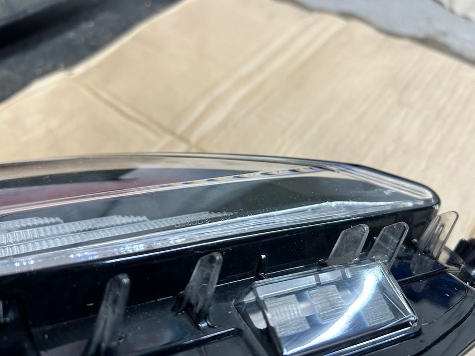 Фара на Камри 75