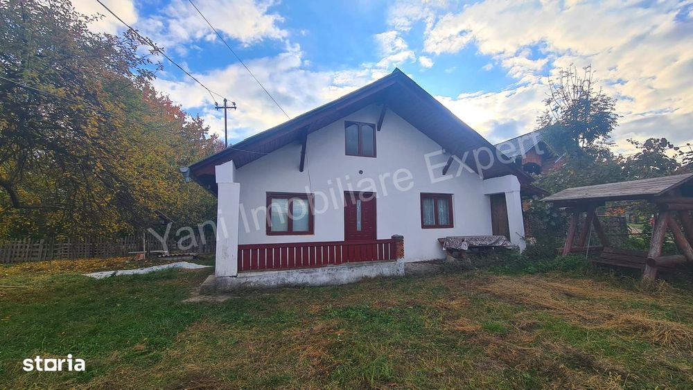 Casă de vânzare în comuna Domnești, județ Argeș.