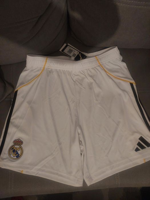 Къси панталонки на Реал Мадрид