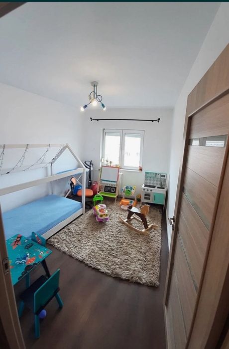Apartament cu 3 camere tip PB mare la etajul 4 in bloc acoperit pe strada Sfantul Apostol Andrei
