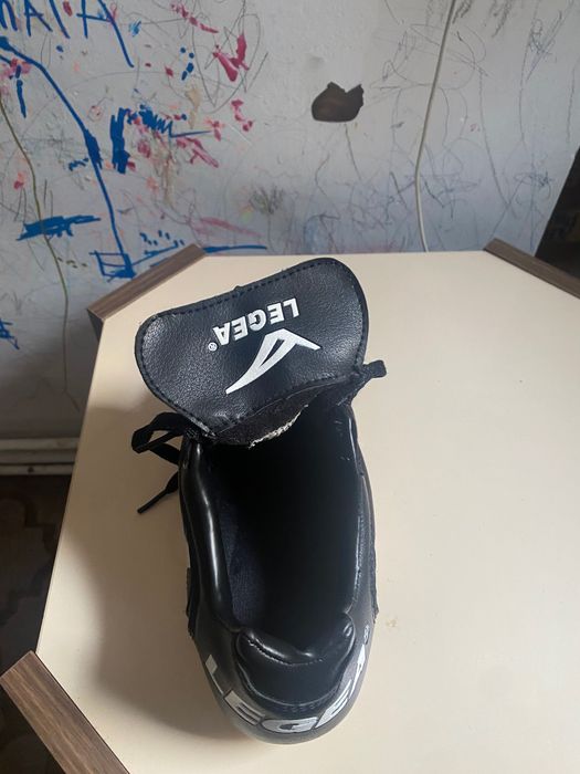 Super preț 100 Ron adidasi crampoane