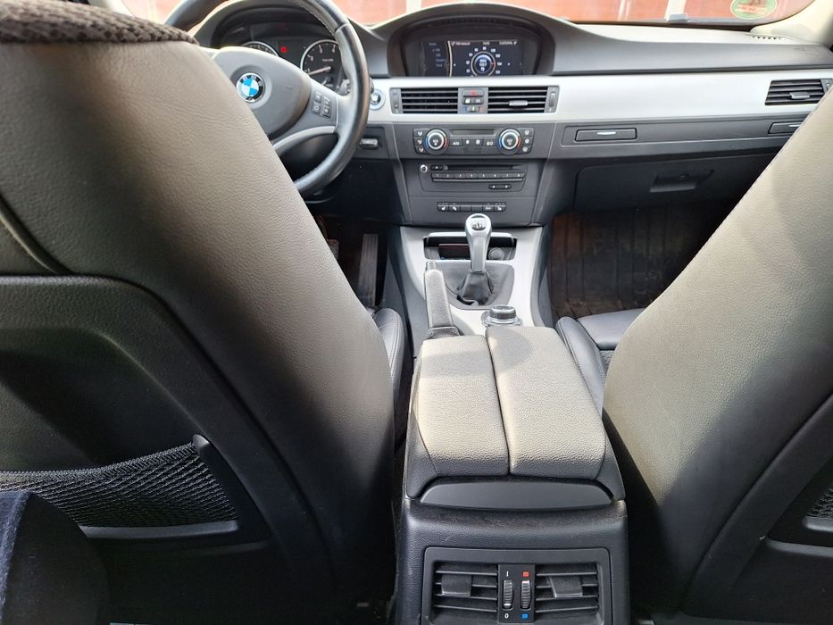BMW320 iF 10 an de fabricație 2009