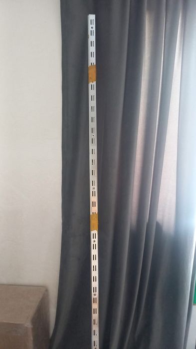 Вешалки настенные регулируемые