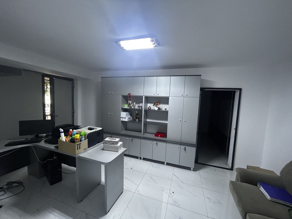 Spațiu de închiriat – parter, 50 mp, zonă  centrală,accesorizat