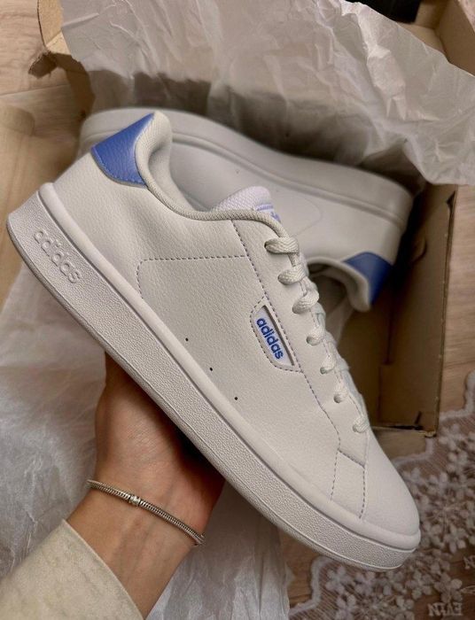 Кроссовки Adidas