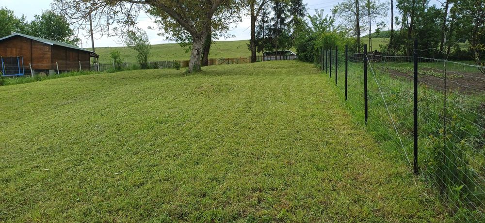 Vand 10 ari teren intravilan în SANTU