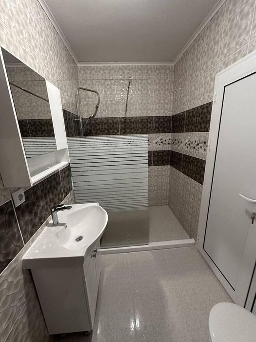 Дава се под наем Двустаен апартамент в Бургас, Изгрев - 70 кв.м за 561 € - Снимка #3