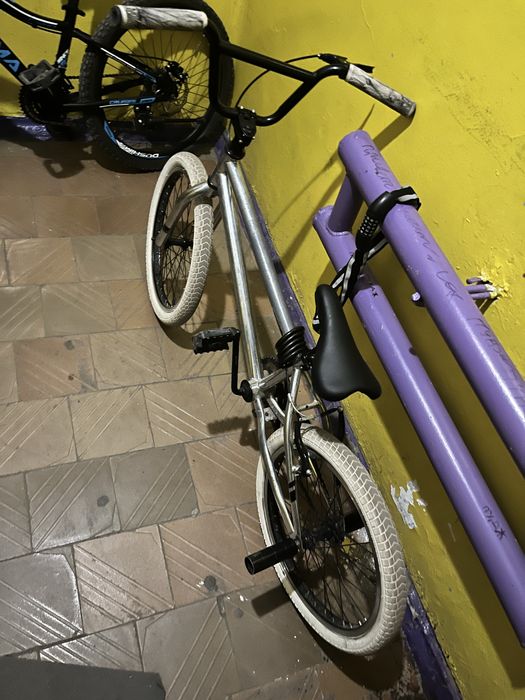 Продаю Bmx в хорошем состоянии.