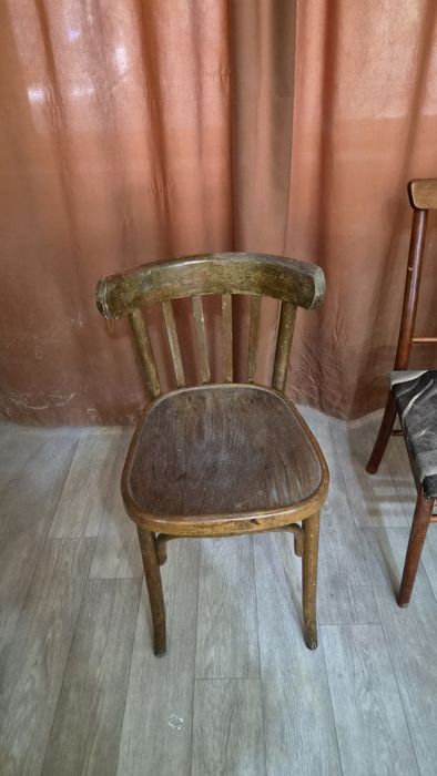 Продам стулья дерево