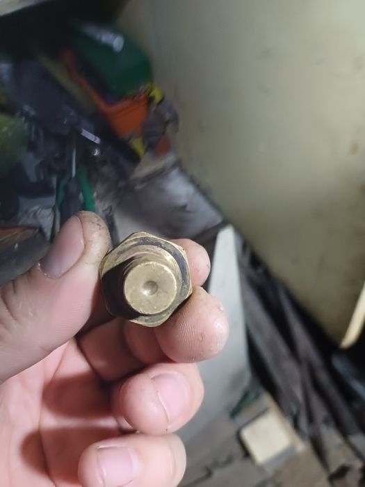 Бензанасос мерседес 190