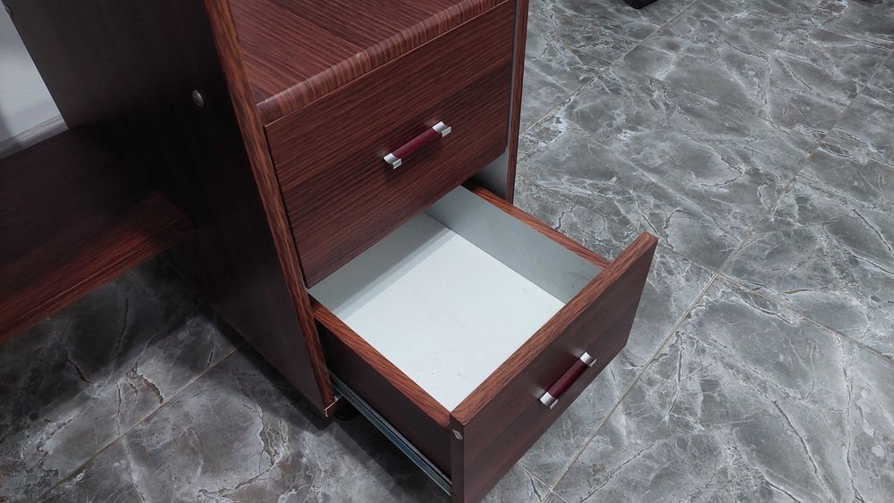 Стол для компьютера продаю