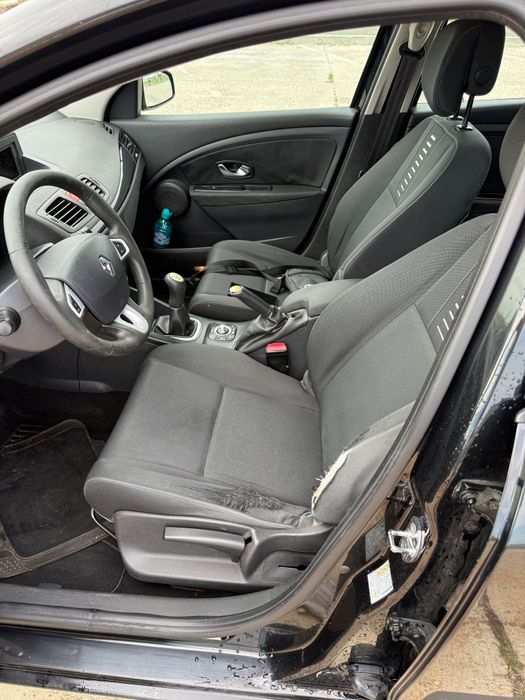 Dezmembrez Renault Megane 3 1.5 dCi 2011 – Motor K9K834, cutie JR5, na
