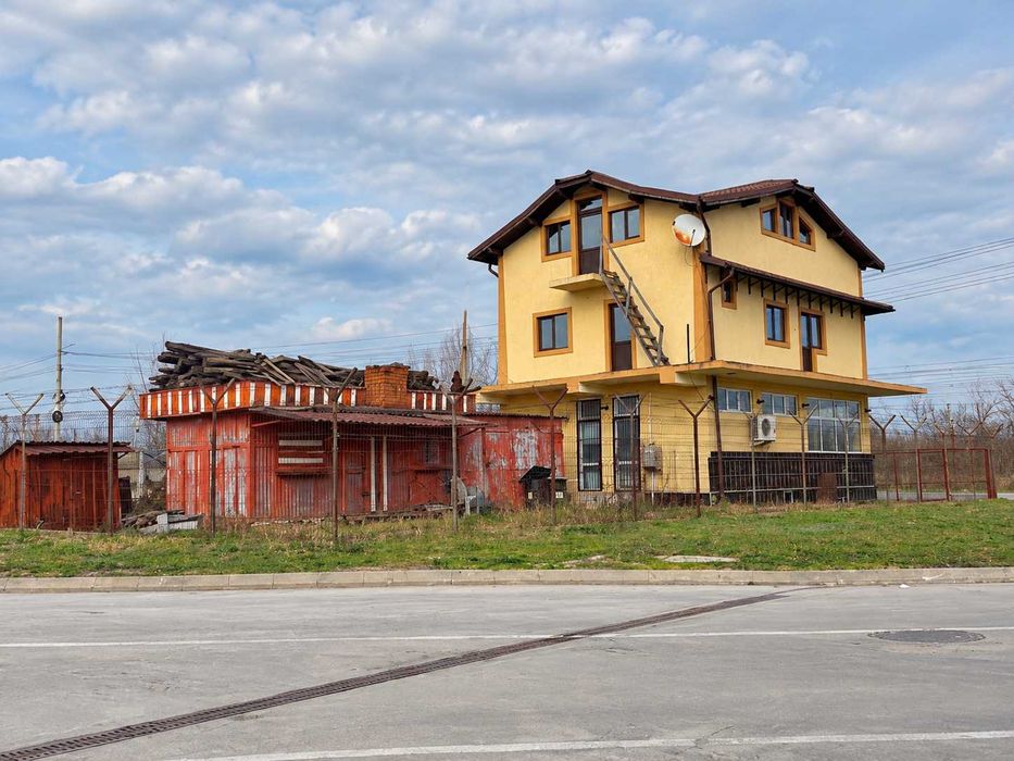Clădire comercială 311 mp + teren 303 mp – Brazi, Prahova – Proprietar
