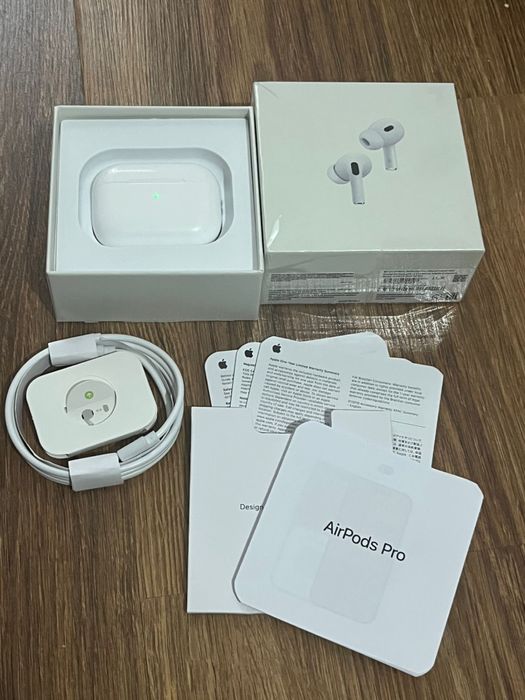 Продам ейр подс про