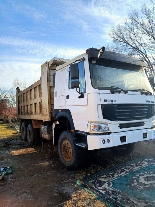 Самосвал Howo Sinotruk