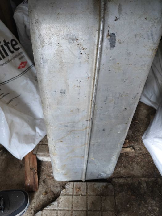 Стар алуминиев резервоар