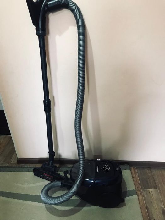 Пылесос Samsung.