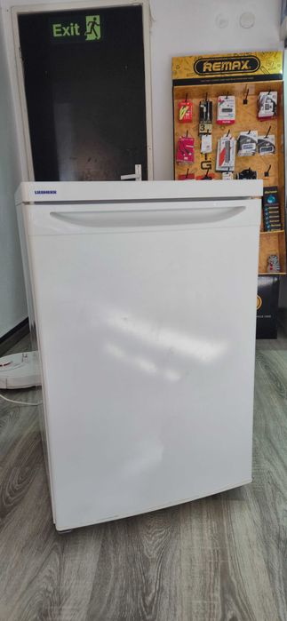 Малък хладилник Liebherr с горна камера и фризер