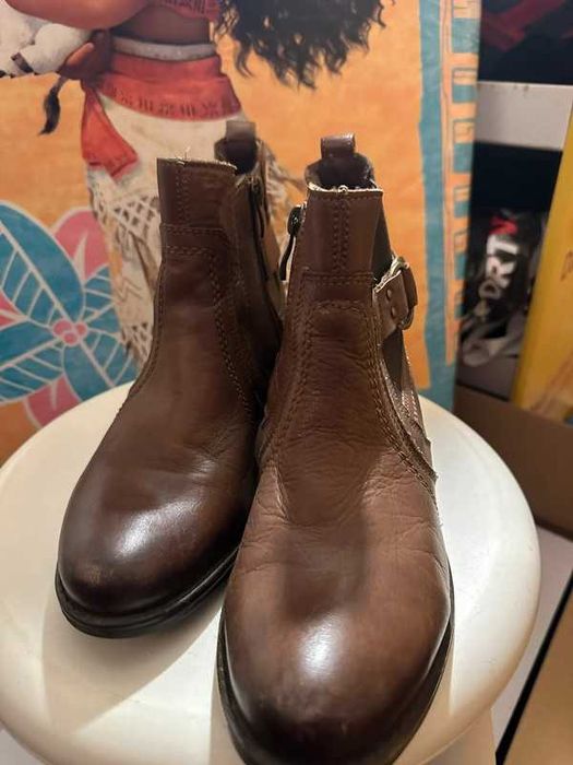 Ghete Lasocki de piele naturala