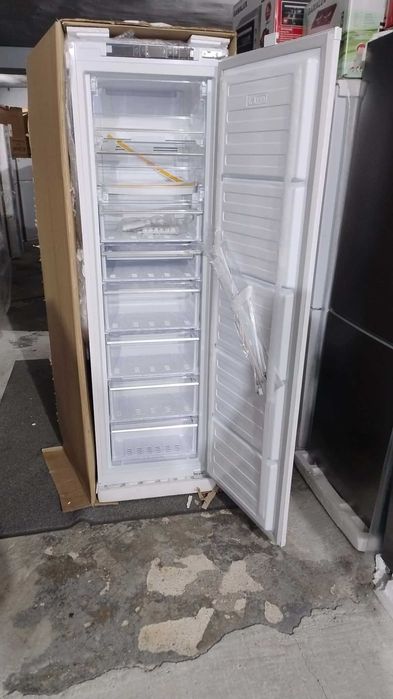 *ПРОМО* Чисто нов Вертикален Фризер за вграждане Gram  Fresh 3000 No Frost 6 чекмеджета 177.5 см
