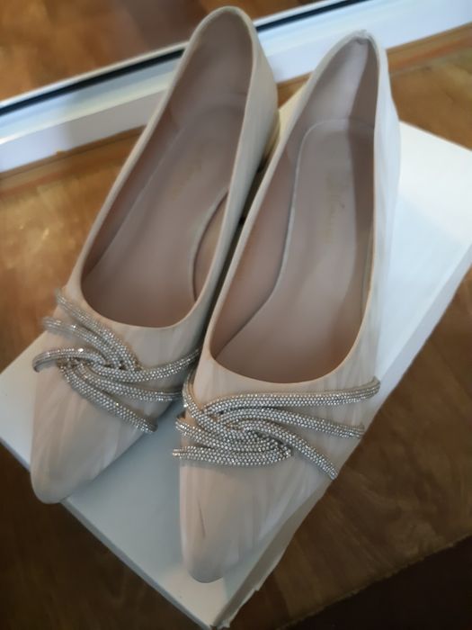 Ок айоллар туфлиси