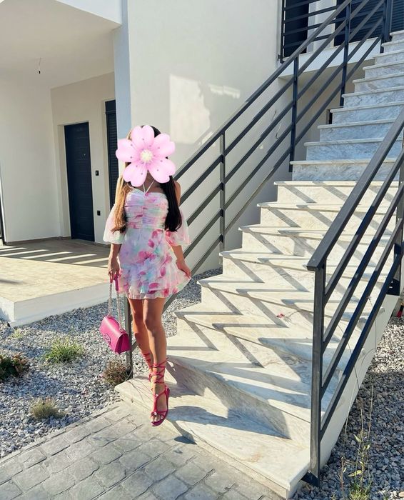 Guess оригинални сандали с връзки!