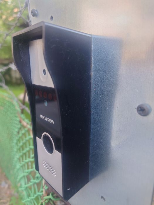 Видео домофон Hikvision