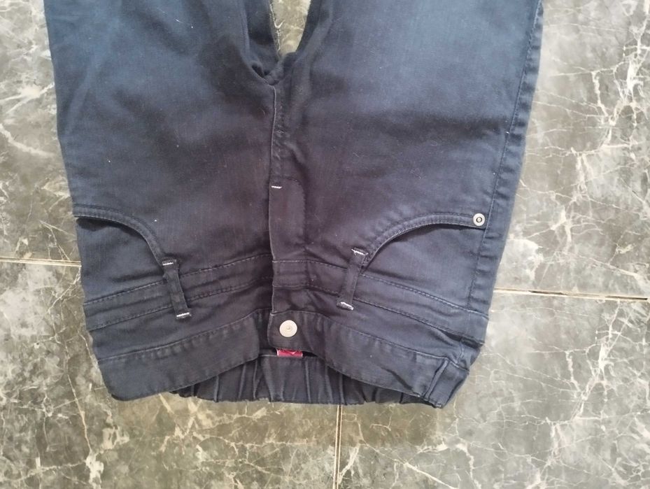 Джинсы девочке 9-11 лет.