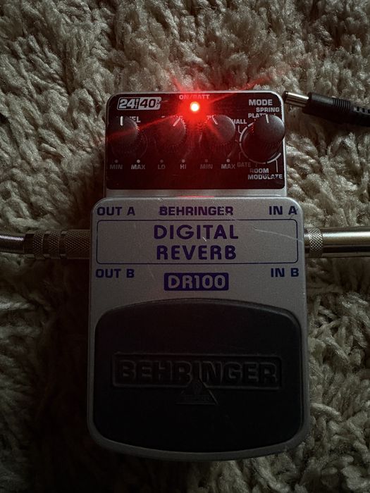 Pedală Behringer Digital Reverb DR100