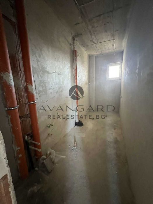 оф.22530 Триетажна Къща с АКТ 16 Остромила