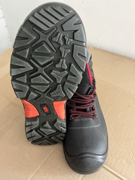 Спец ботинка размер 42