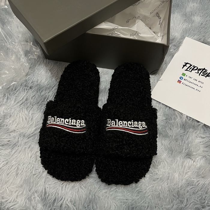 Balenciaga тапки новые