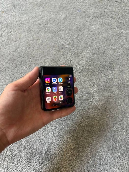 Infinix Zero Flip Noyob telefon